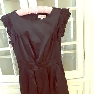 Perfect little black dress with pockets